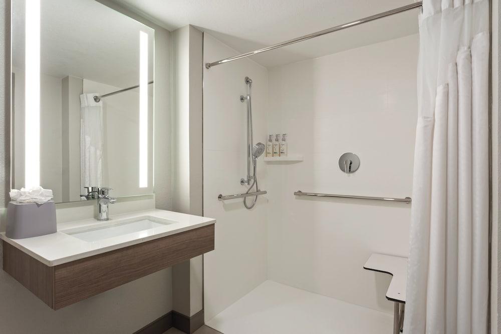 Holiday Inn Express Hotel & Suites Tampa-Rocky Point Island by IHG