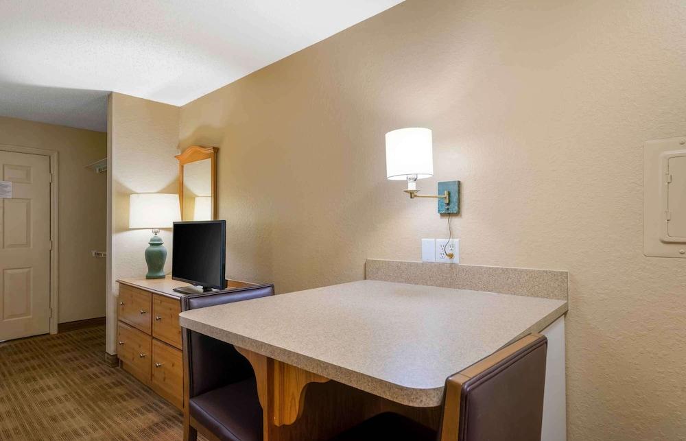 Extended Stay America Suites Clearwater Carillon Park