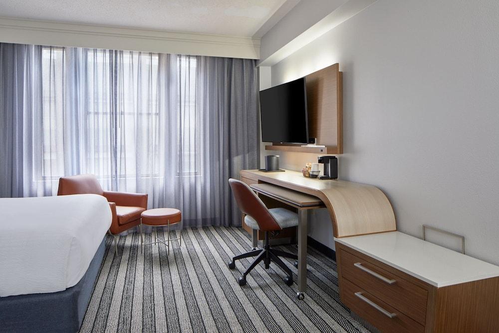 Courtyard By Marriott Nashville Downtown