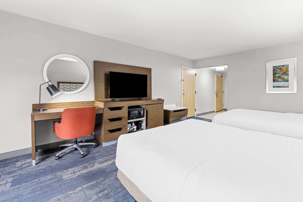 Hampton Inn Florence Midtown near University of North Alabama