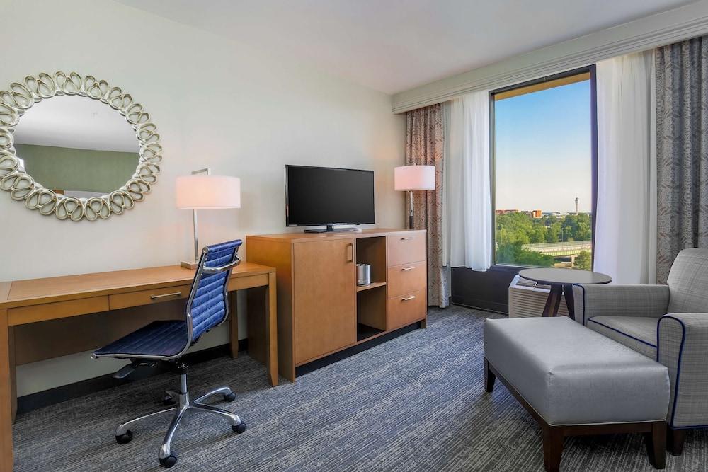 DoubleTree by Hilton Atlanta Airport