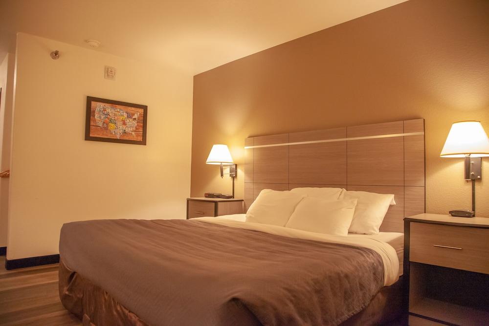 Econo Lodge Pueblo North