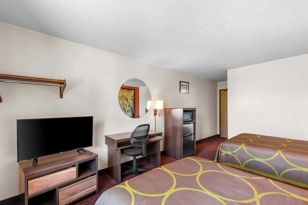 Super 8 by Wyndham Dumfries/Quantico