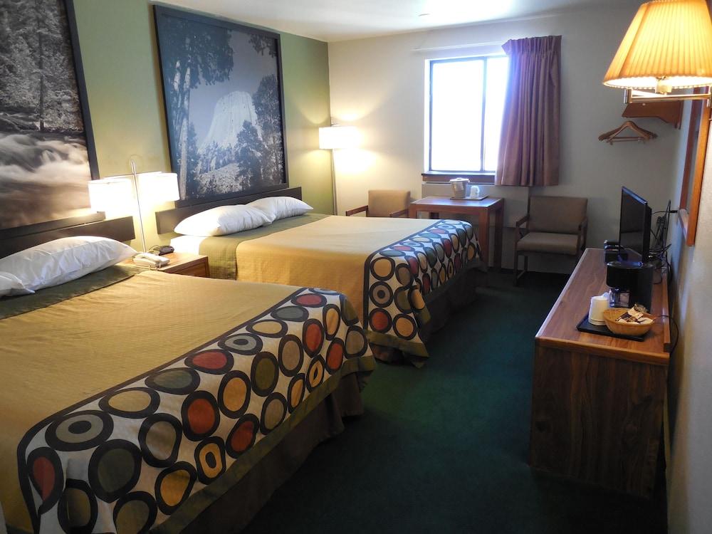 Super 8 by Wyndham Buffalo