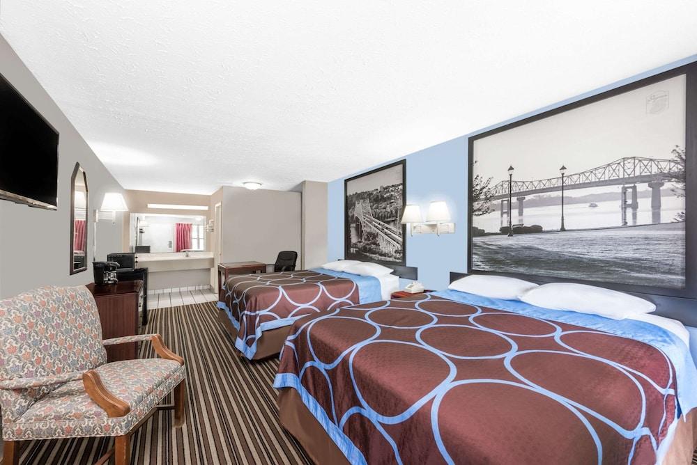 Super 8 by Wyndham Gadsden AL