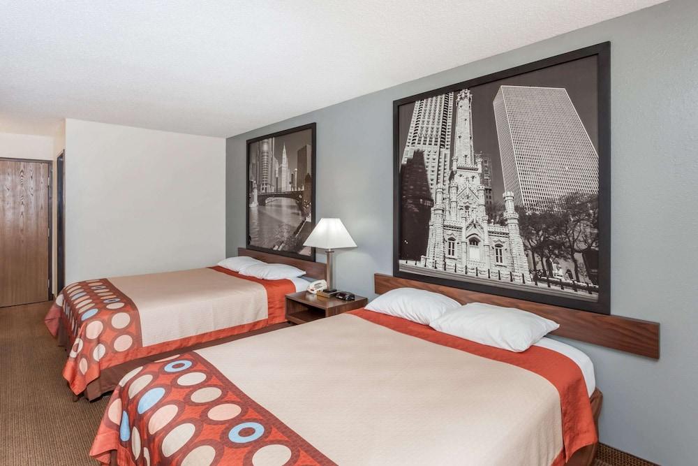 Super 8 by Wyndham Pekin/Peoria Area