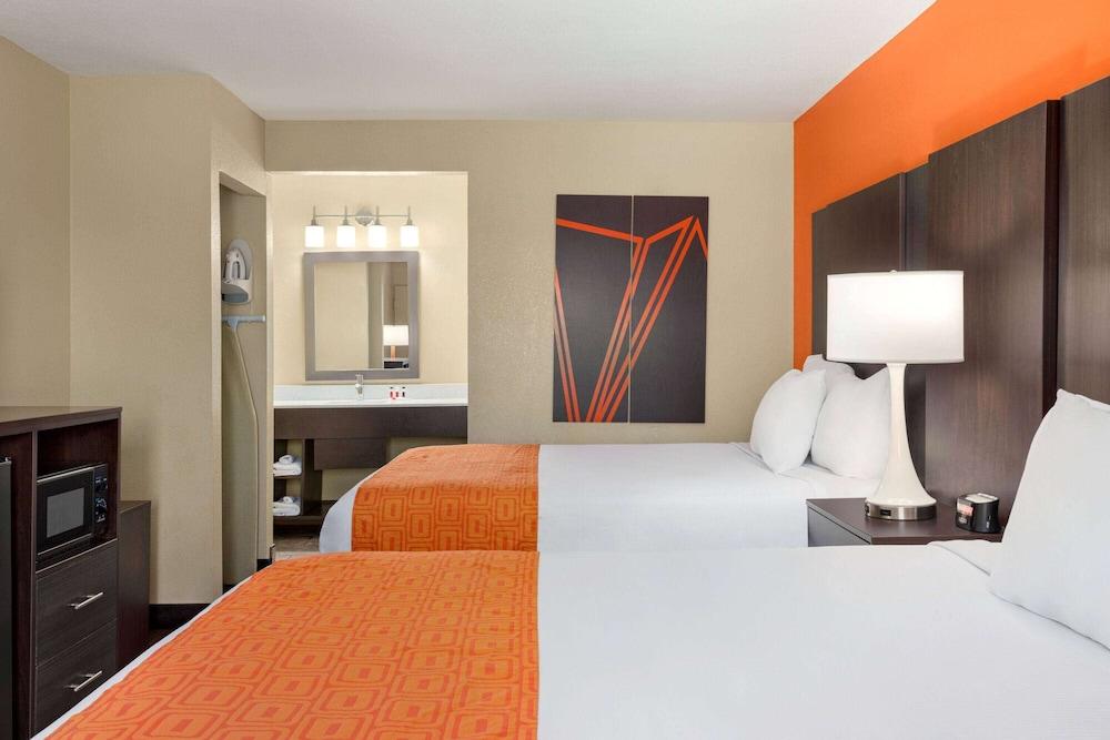 Howard Johnson by Wyndham Pigeon Forge