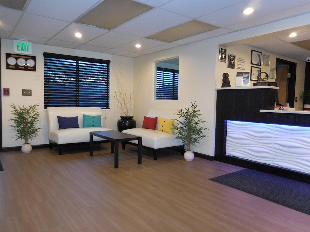 Super 8 by Wyndham Ogden