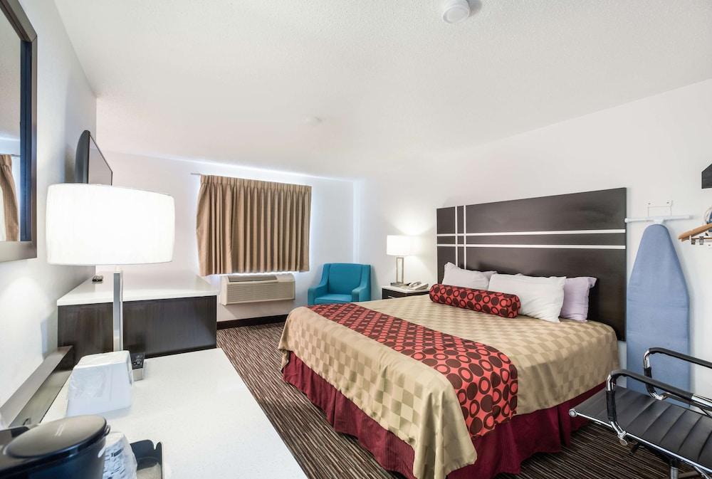 Americas Best Value Inn Charlotte, MI