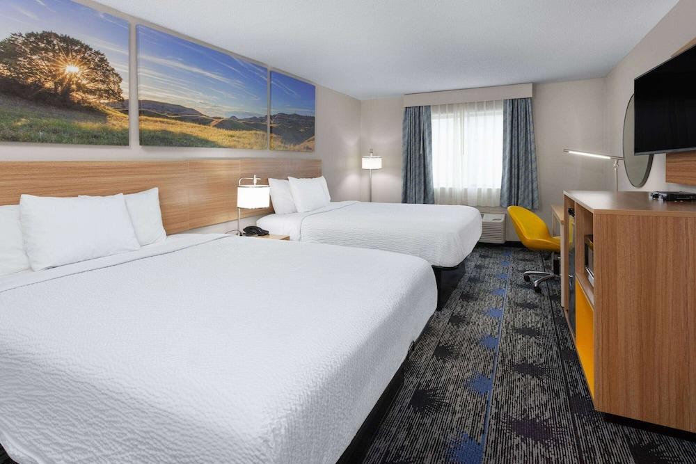 Days Inn by Wyndham Wooster