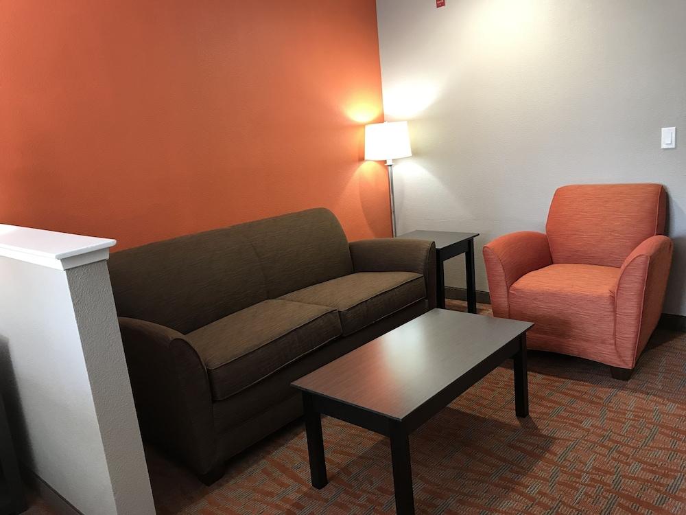 Quality Inn & Suites Fresno Northwest