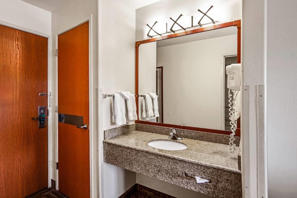 Quality Inn & Suites Vail Valley