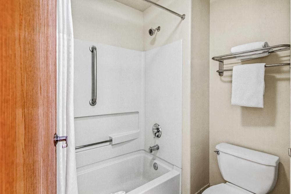 Quality Inn & Suites Vail Valley