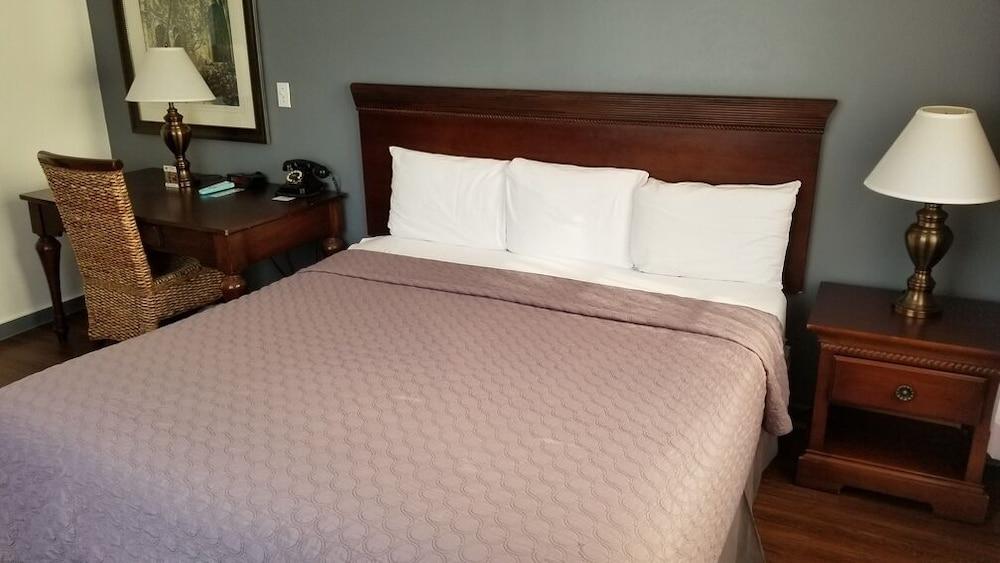 South Beach Plaza Hotel