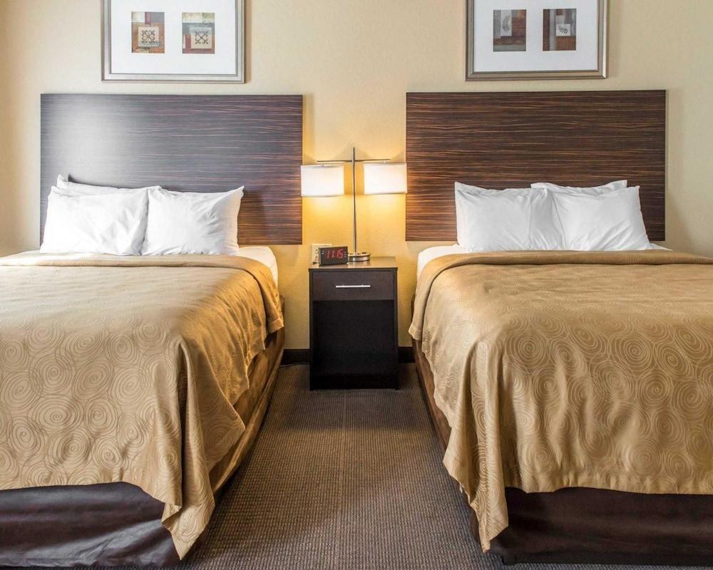 MainStay Suites Pittsburgh Airport