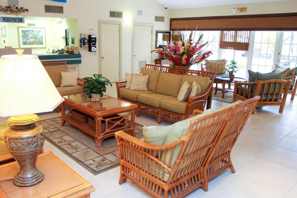 Castaways Resort and Suites