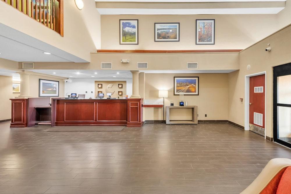 Comfort Suites Lakewood - Denver