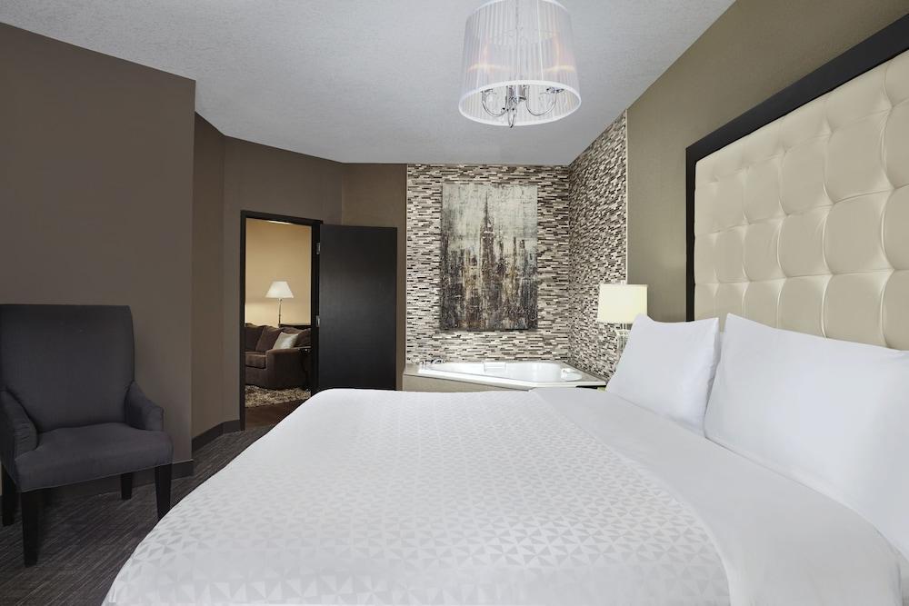 Four Points by Sheraton Hotel & Suites Calgary West