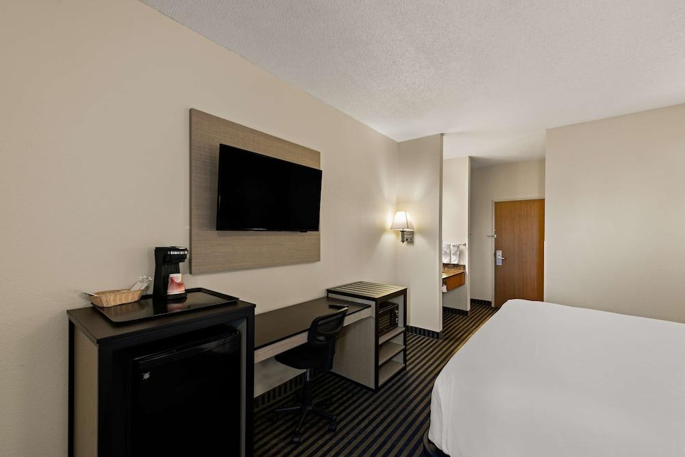 Red Lion Inn & Suites Gretna - Omaha SW