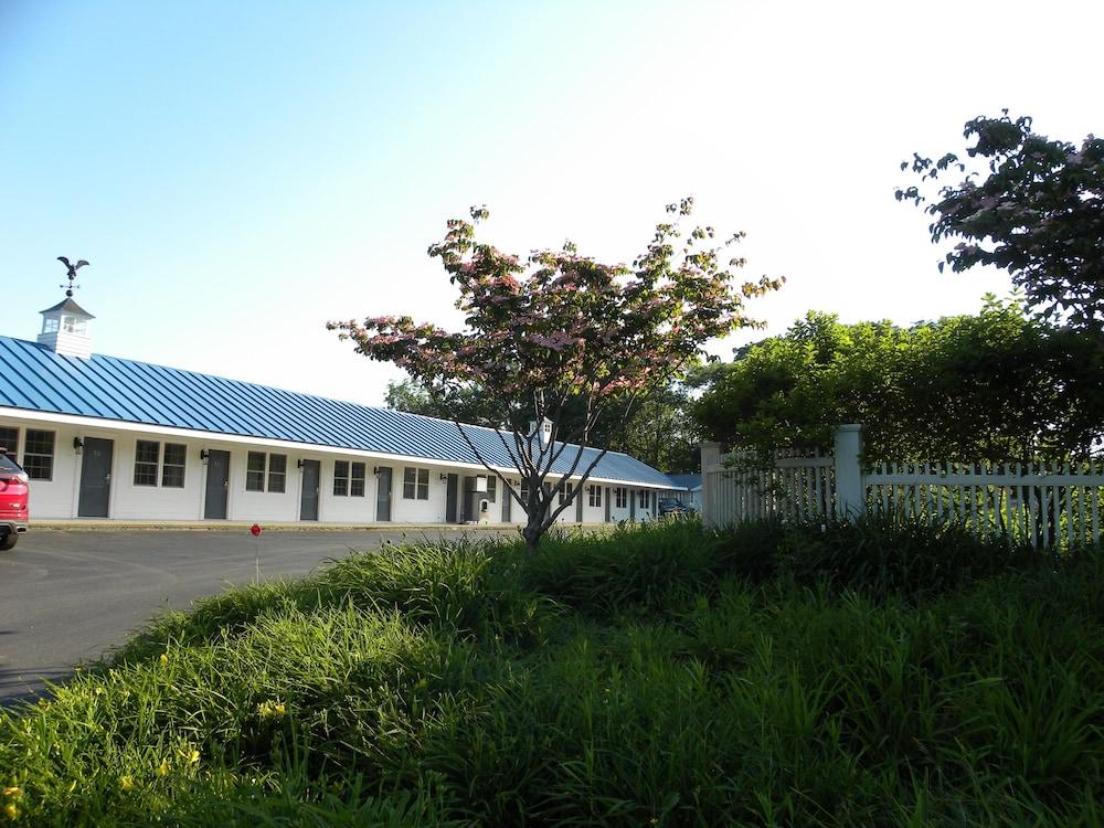 Colonial Gables Oceanfront Village