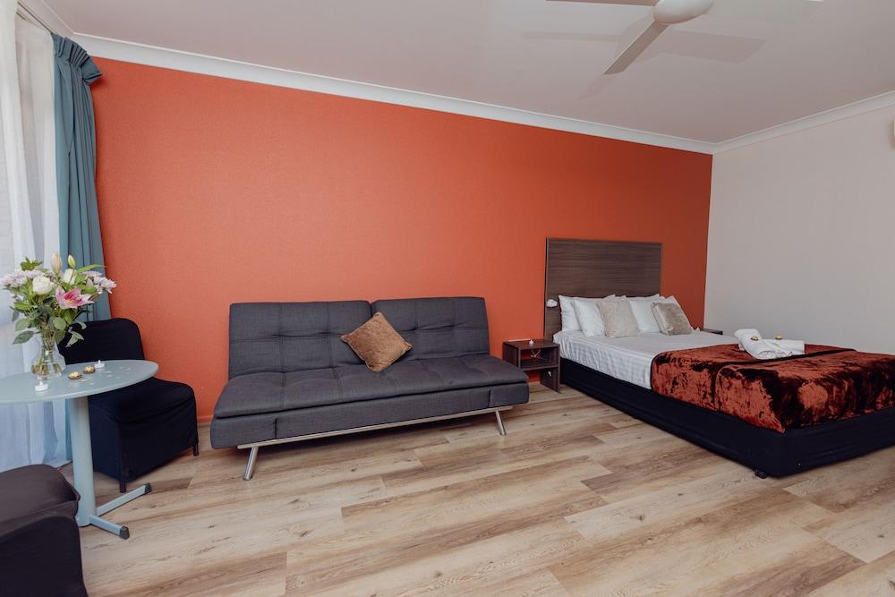 Cumberland Motor Inn