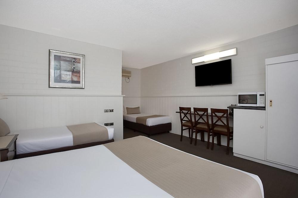 Comfort Inn On Raglan