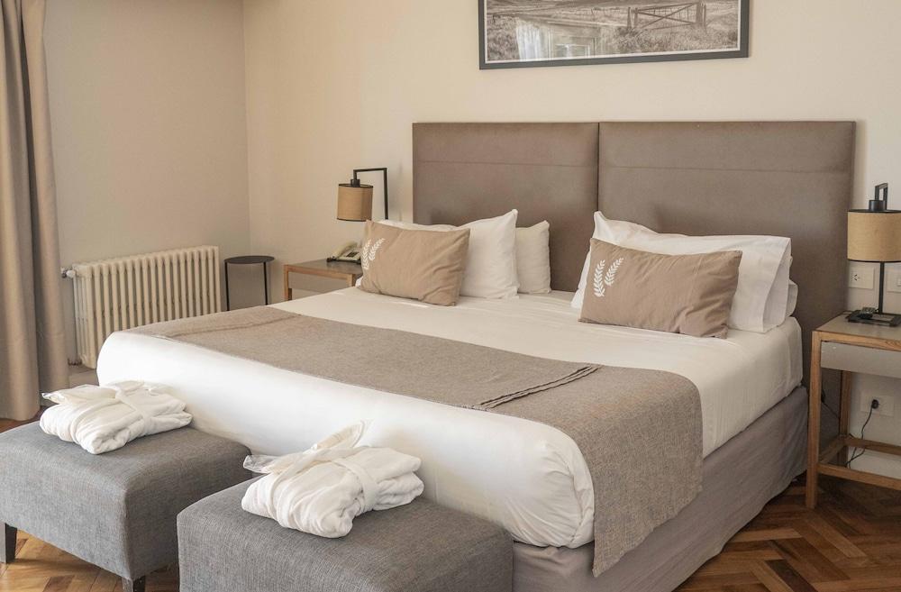 La Cascada Casa Patagónica by DON