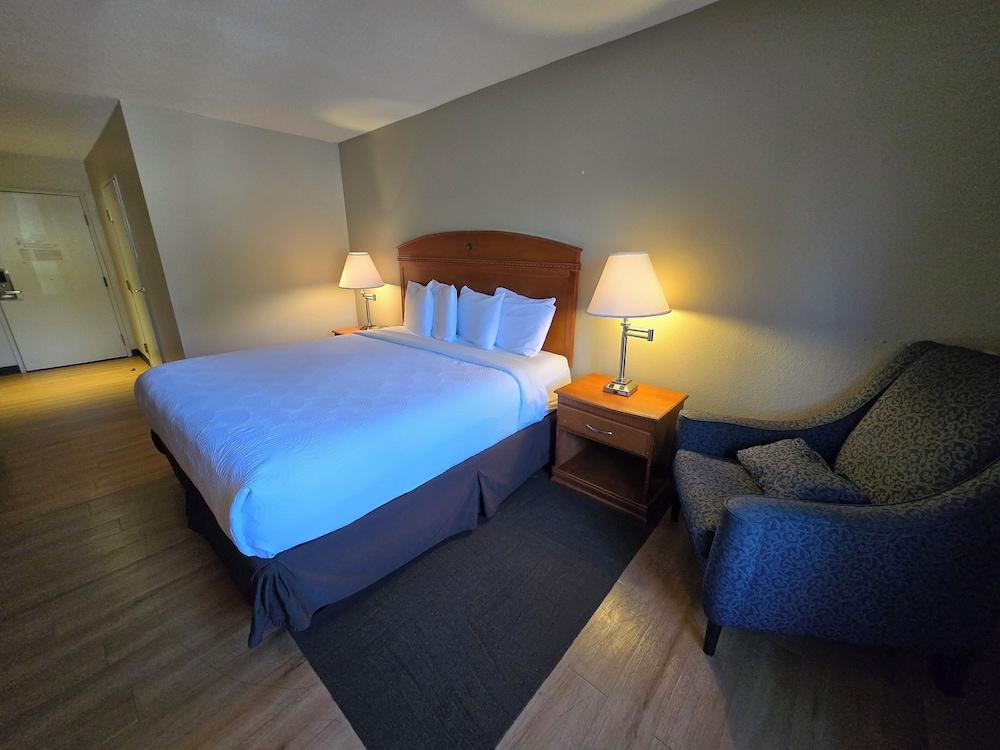 Fulton Hotel - Oswego Riverfront