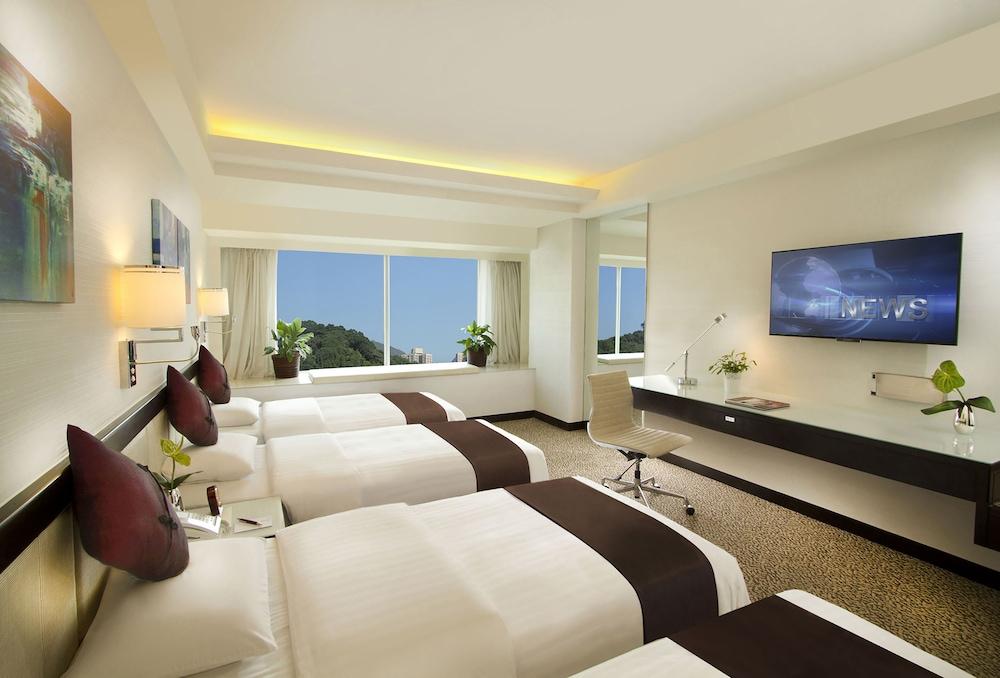 Regal Riverside Hotel