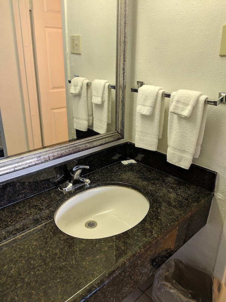 Executive Thibodaux New Orleans Hotel