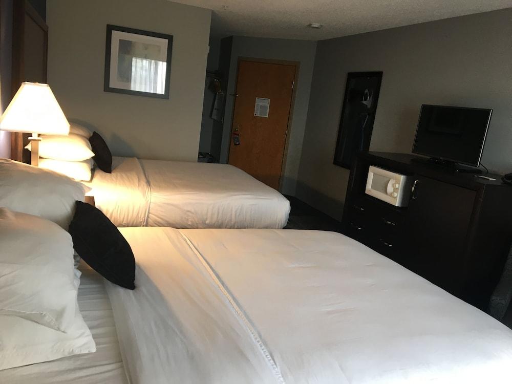 Red Lion Inn & Suites Sequim
