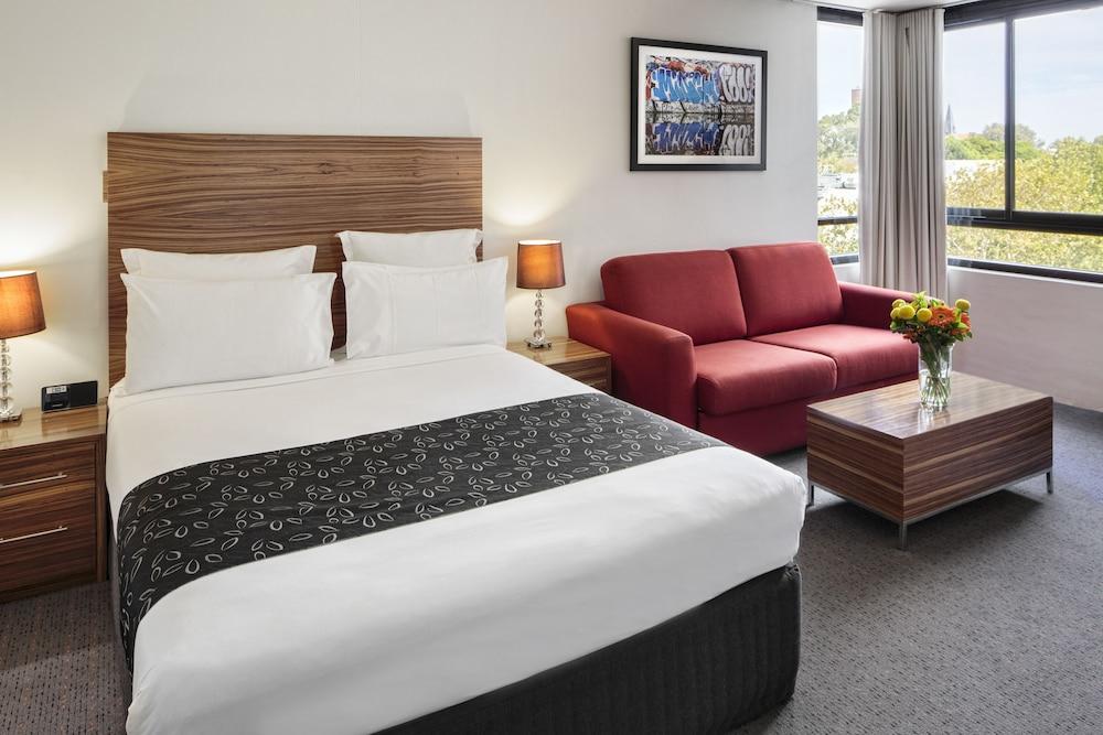 Cambridge Hotel Sydney