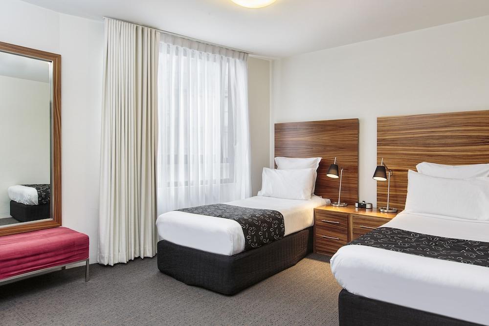 Cambridge Hotel Sydney