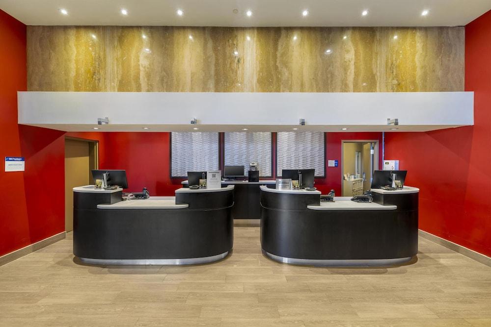 Best Western Plus Waterfront Hotel