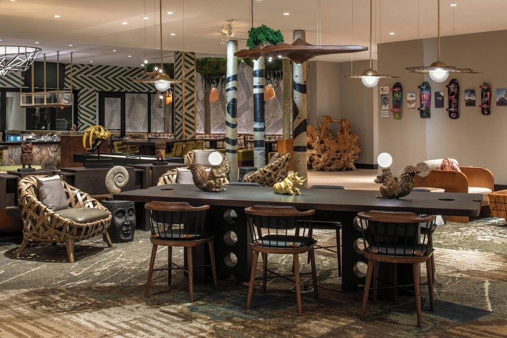 Hotel Paradox, Autograph Collection