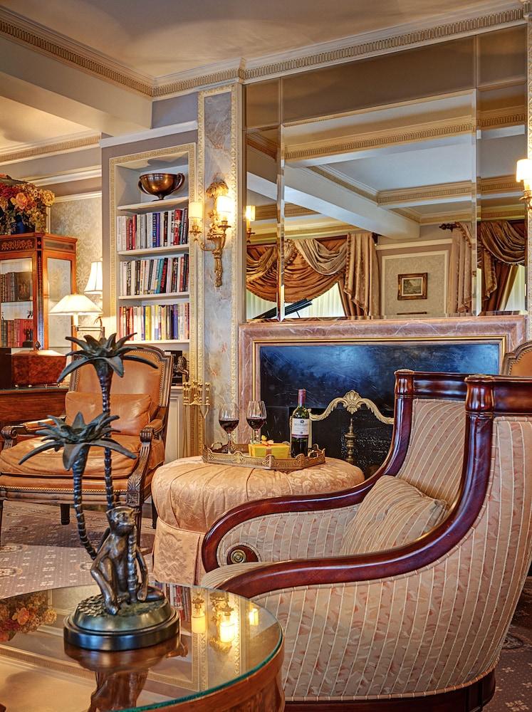 Hotel Elysee by Library Hotel Collection