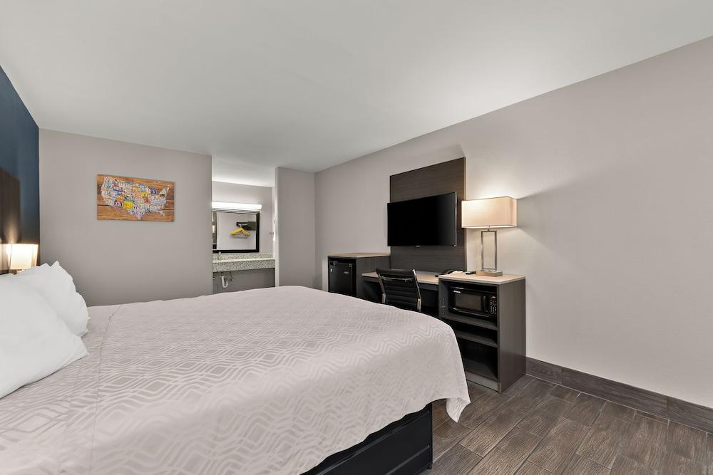 Econo Lodge Inn & Suites Laredo - Nuevo Laredo