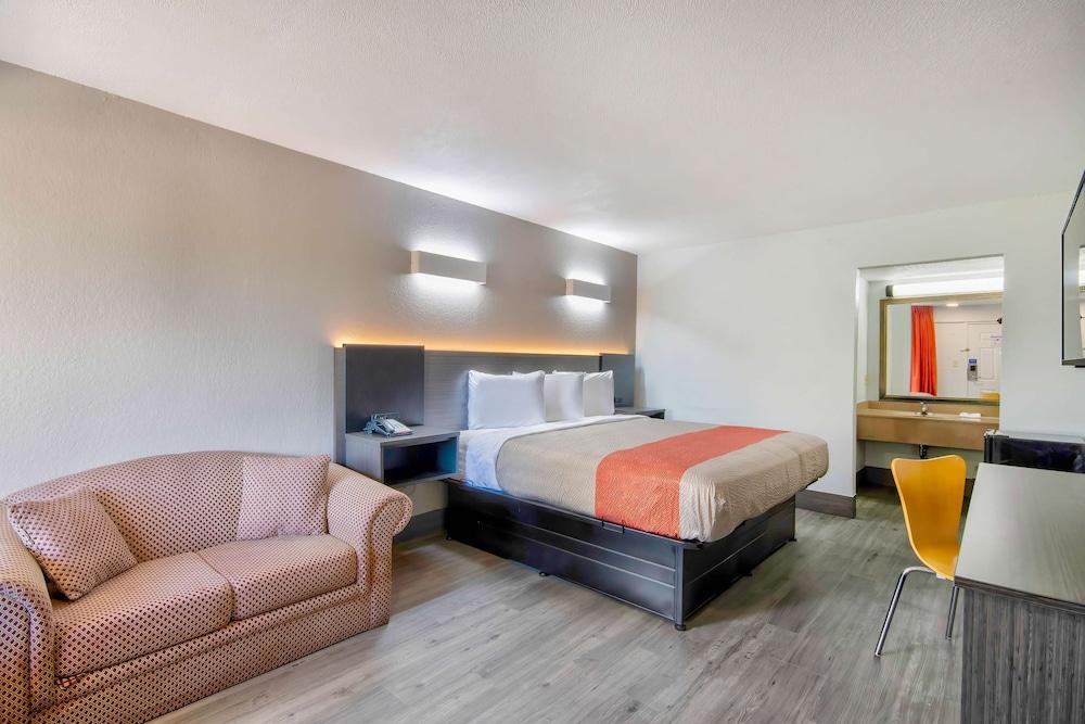 Motel 6 Lafayette, LA