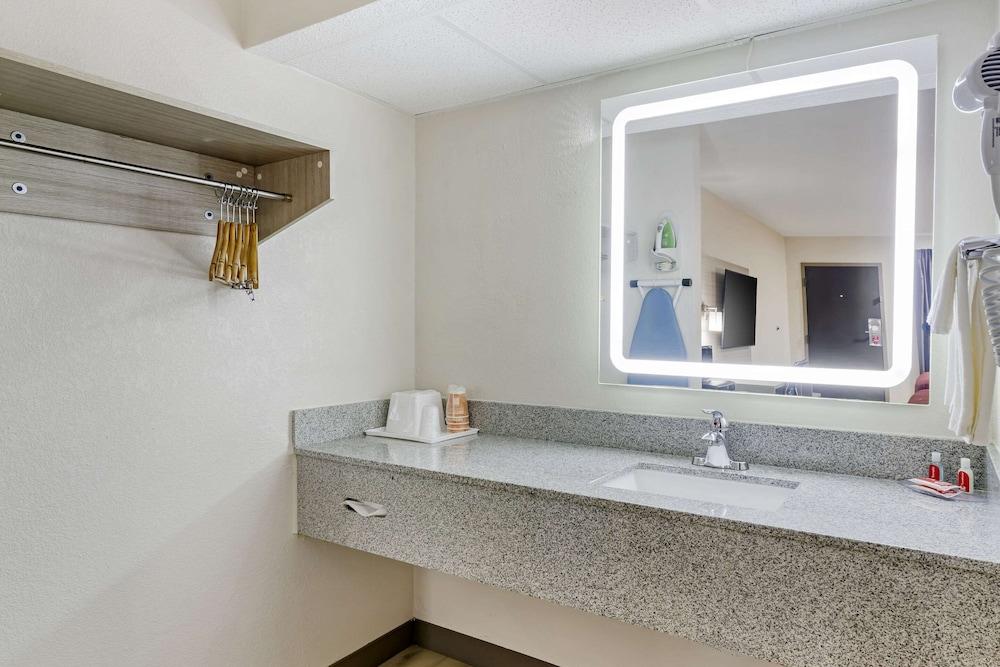 Econo Lodge Augusta, Downtown