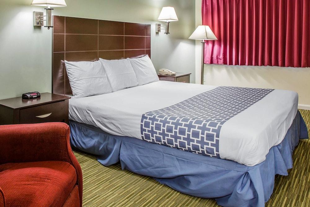 Rodeway Inn Groton - New London