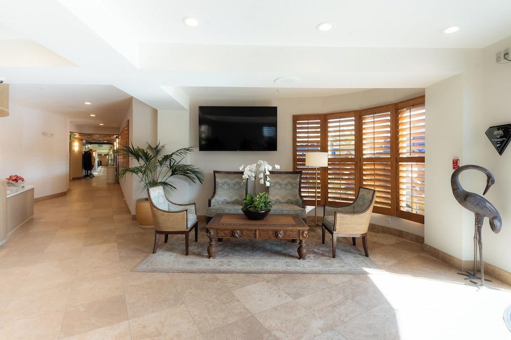 Pacific Terrace Hotel