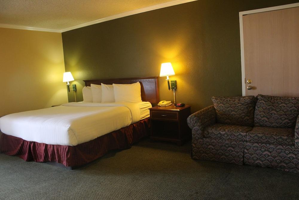 Extend-a-Suites - Extended Stay, I-40 Amarillo West