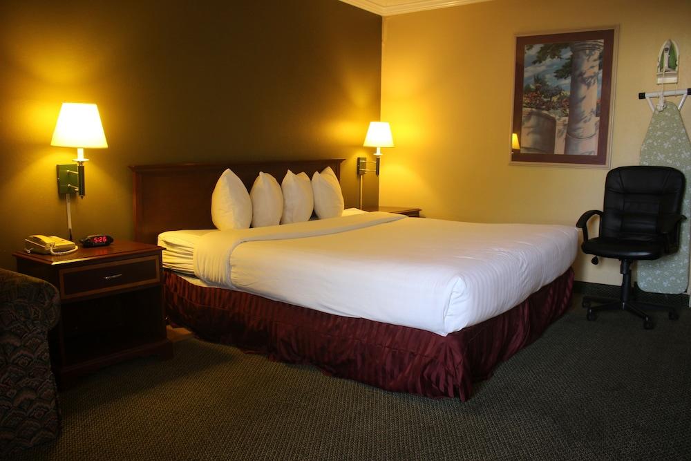 Extend-a-Suites - Extended Stay, I-40 Amarillo West