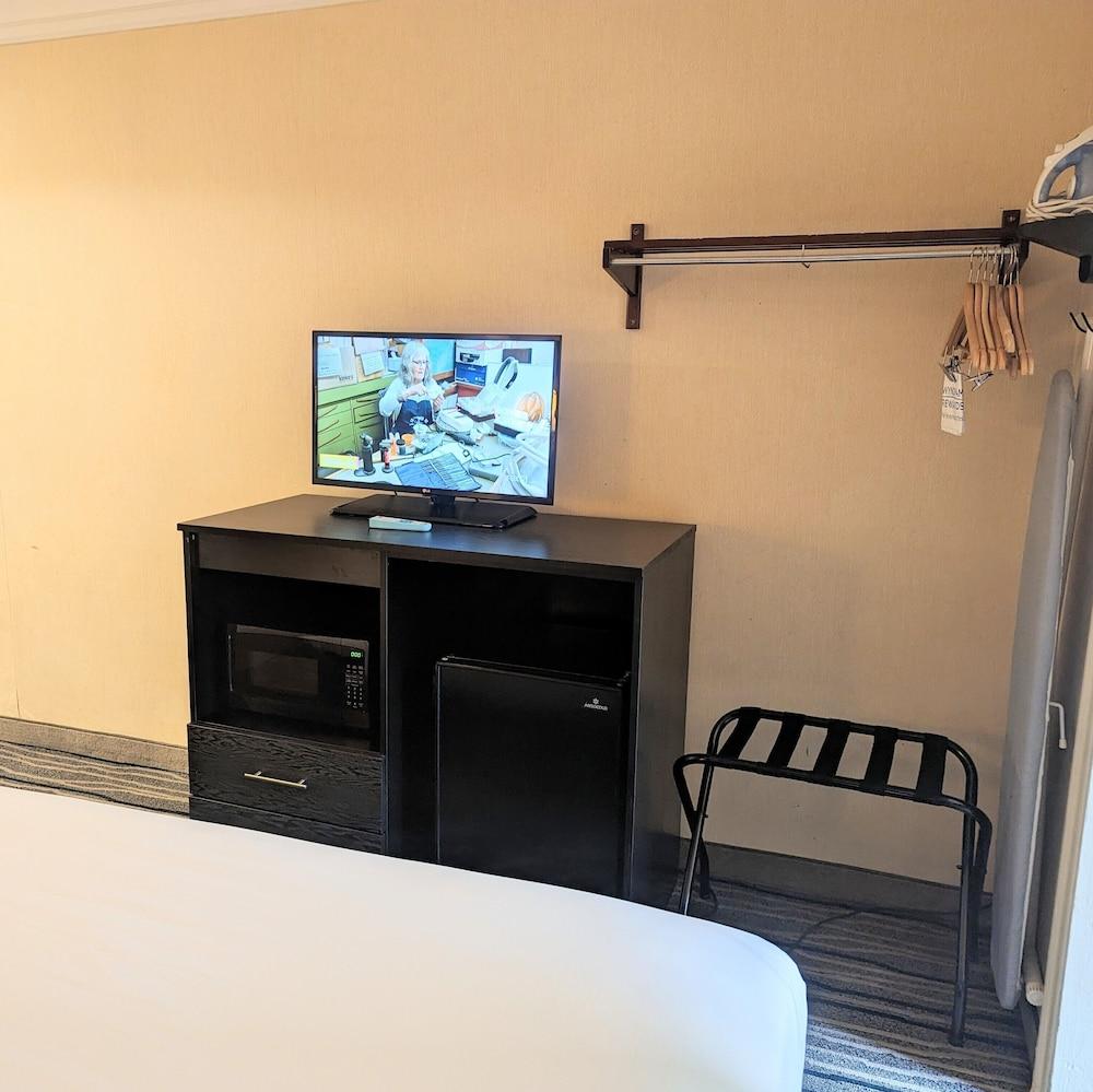 Ramada Suites by Wyndham San Diego/Hotel Circle Area