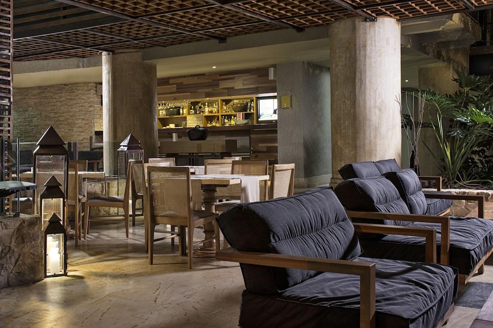 Movich Casa del Alferez