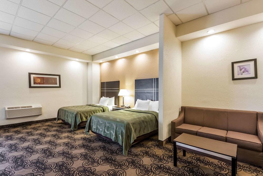 Quality Suites Milwaukee Airport
