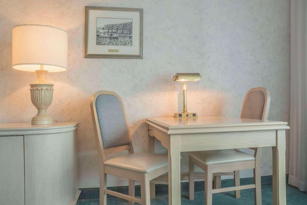 Rodeway Inn Fallsview