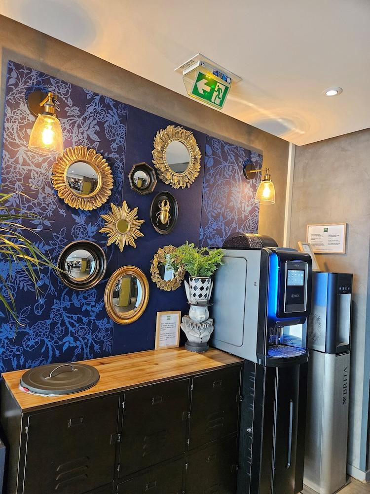 ibis Styles Paris Tolbiac Bibliotheque