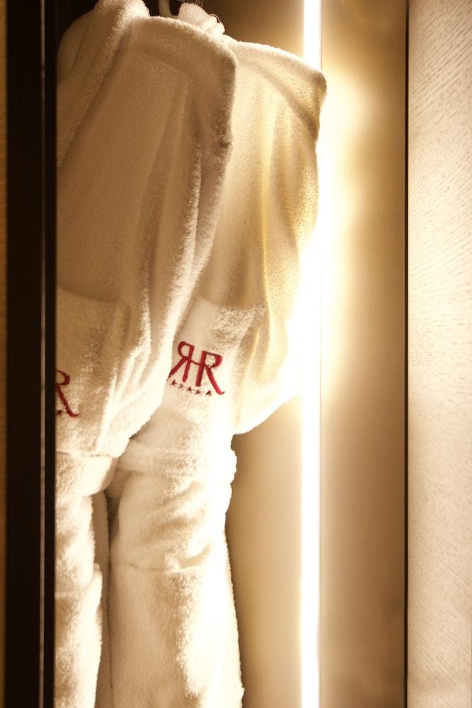 Le Royal Hotels & Resorts