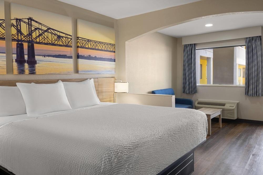 Days Inn & Suites by Wyndham Byram